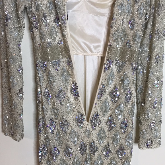 MacDuggal Lattice Sequin Long-Sleeve Gown nude sparkles size 4 - Picture 11 of 14